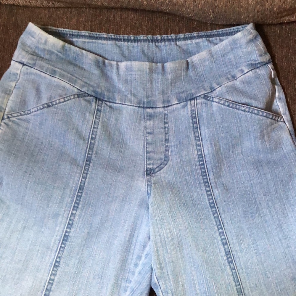 8 PETITE - Picture 5 of 5